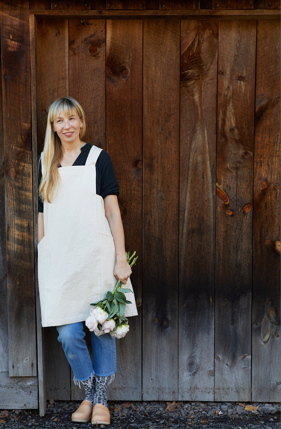 KonMari Shop | Marie Kondo Cooking and Gardening Apron with pockets